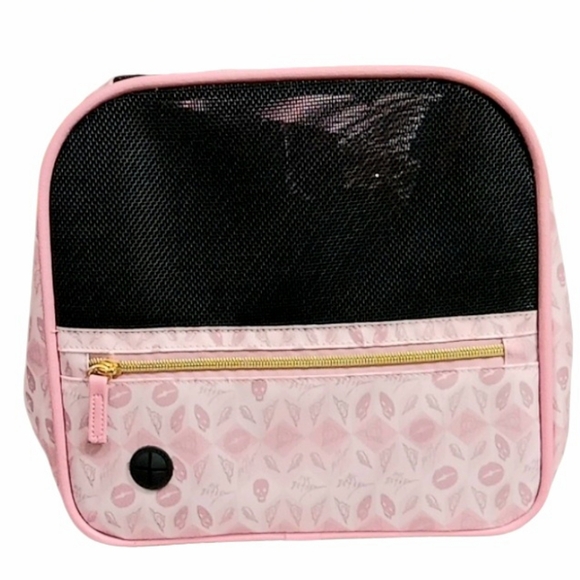 Betsey Johnson Pink Skulls and Lips Pet Carrier Up To 16 lbs - Picture 8 of 11